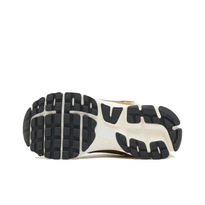 Nike Zoom Vomero 5 Metallic Gold