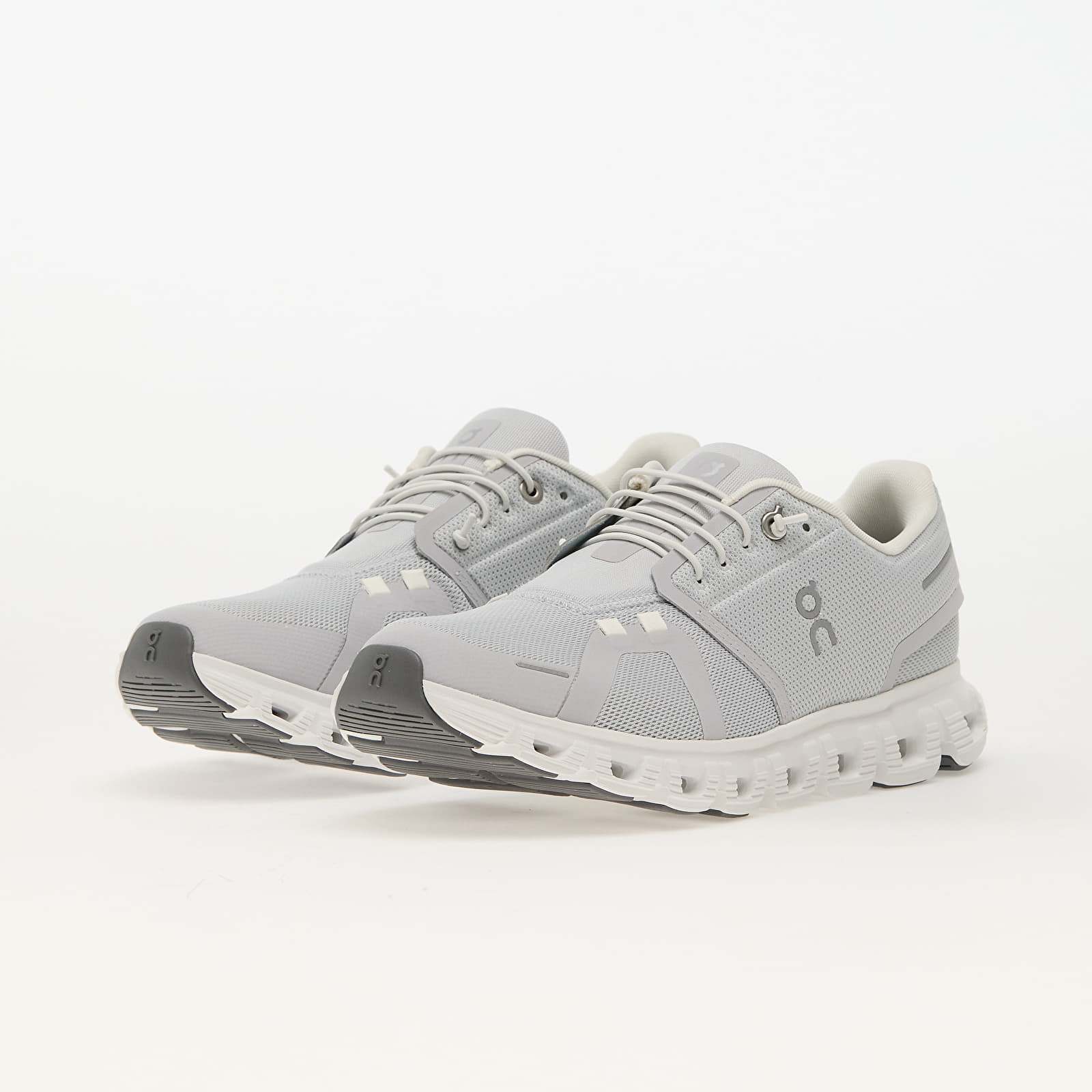 On M Cloud 6 Glacier White