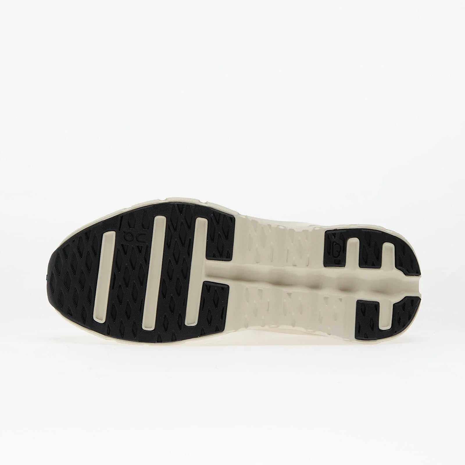 On M Cloudtilt Pearl Ice